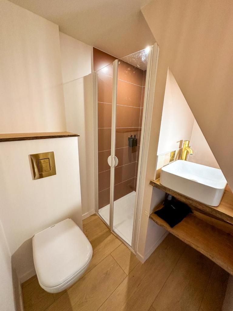 Apartment & 